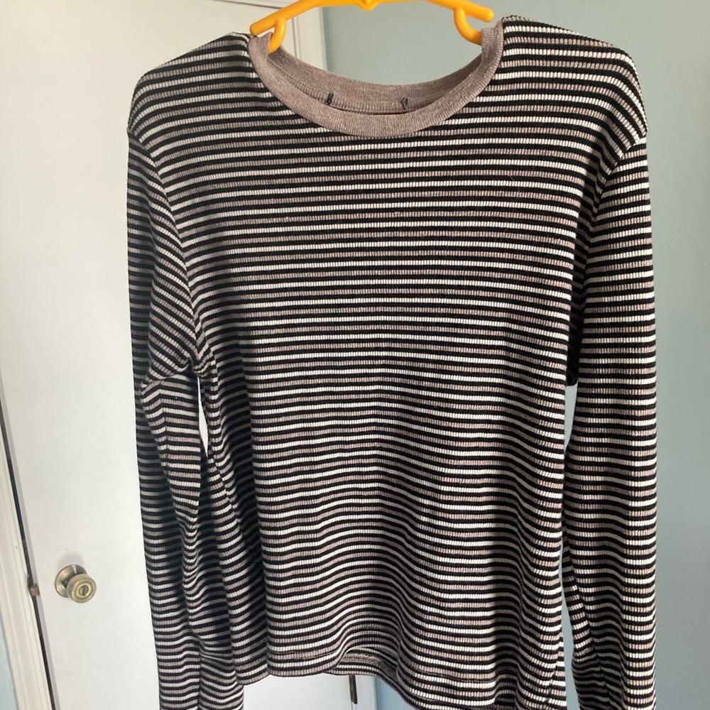 black, grey, white striped cropped long sleeve